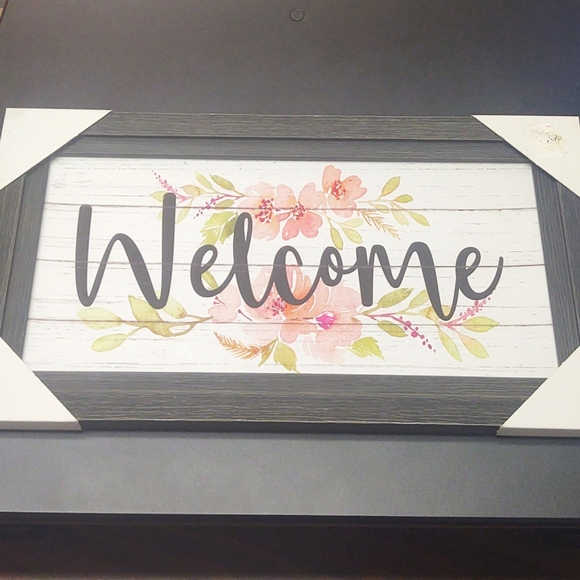 *SALE* BNWT Wall Decor